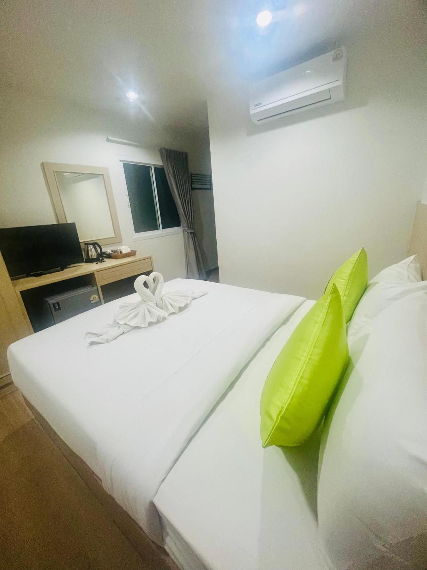 28 Boutique Hotel Patong ภายนอก รูปภาพ