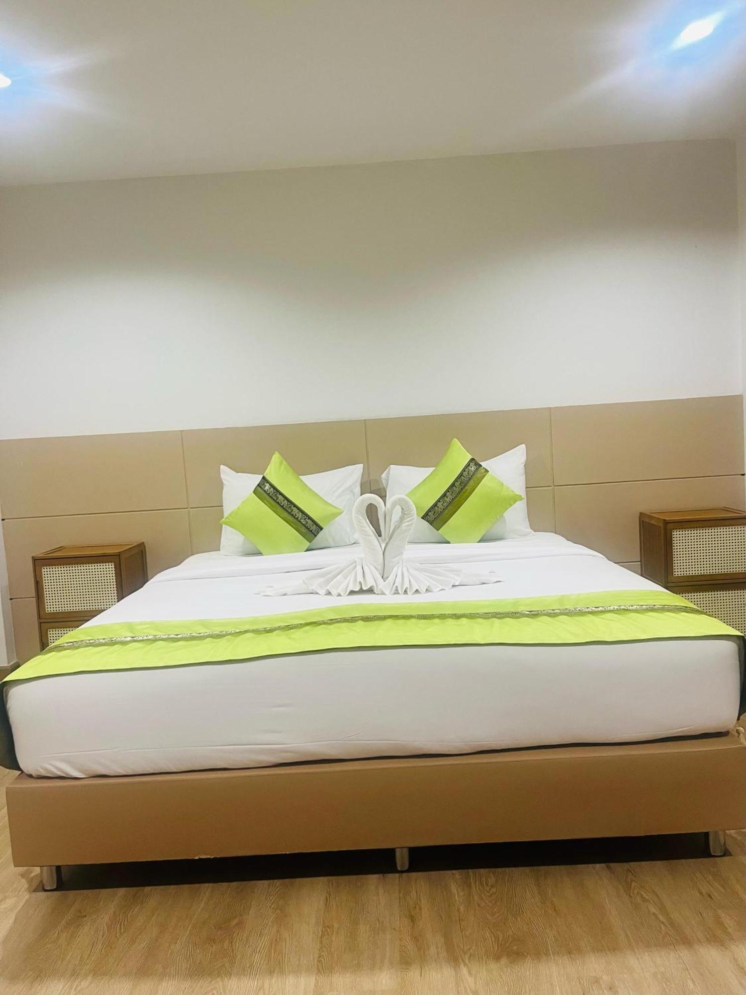 28 Boutique Hotel Patong ภายนอก รูปภาพ
