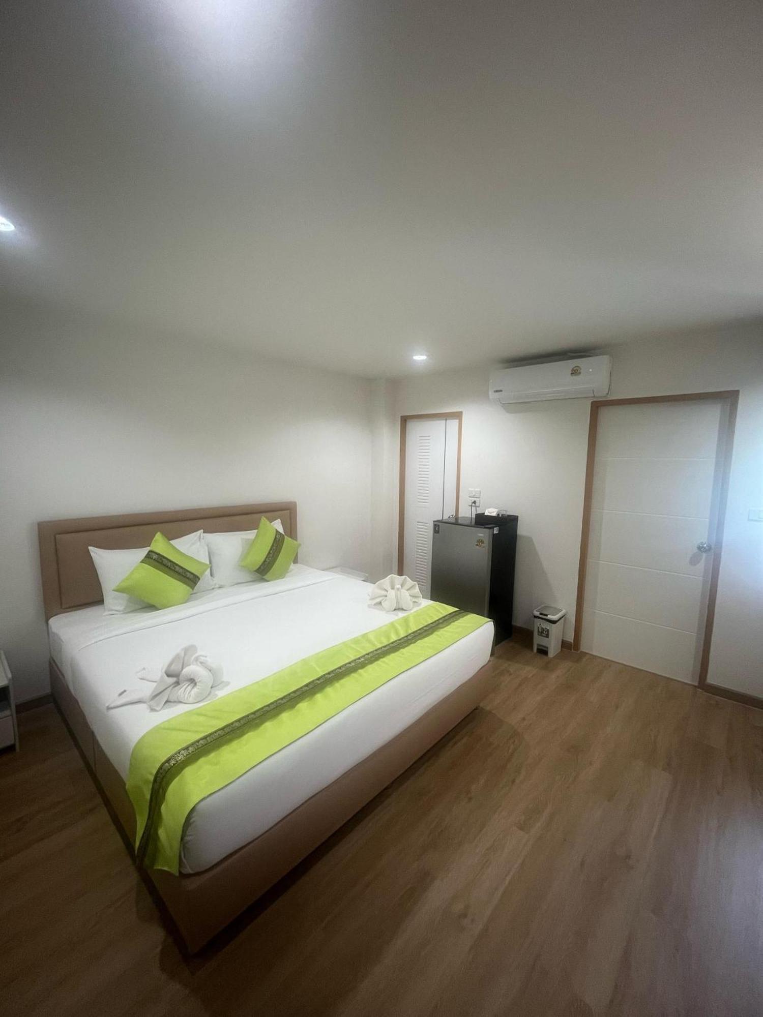 28 Boutique Hotel Patong ภายนอก รูปภาพ
